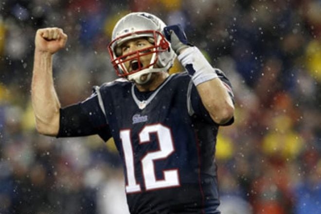 MUST SEE PHOTO: Tom Brady Calls for Team Effort vs Giants
