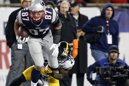 MUST SEE: Airline pilot Rob Gronkowski