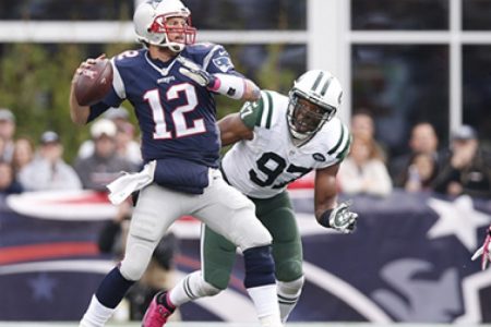 Tom Brady Carries Patriots to Tough Victory Over the Jets