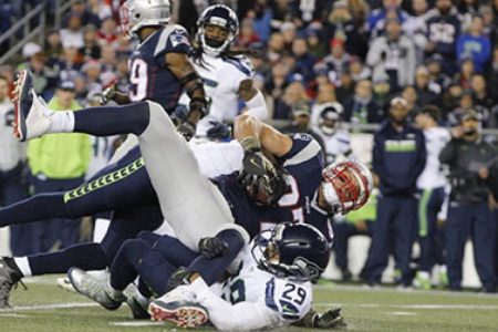 Earl Thomas Tweets Get Well Message To Gronk Following In-Game Hit