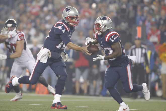 Tom Brady and Dion Lewis Named AFC Players of the Week