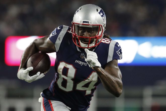 Monday Patriots Notebook 8/27: Patterson Leading in Key Stat; Ninkovich Makes Case to Ditch Turf