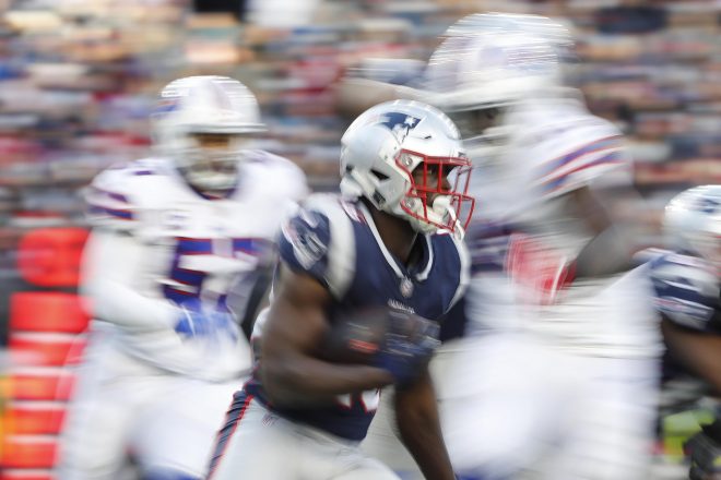 Running Game Vaults Patriots To 10th Straight Division Crown﻿