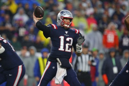PHOTO: Tom Brady Sees Team Improvement Coming As Winter Settles In