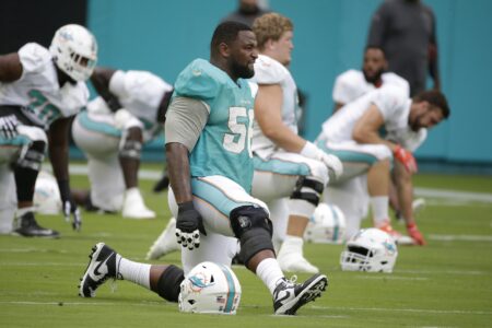 Patriots Agree to Terms with Dolphins NT Godchaux