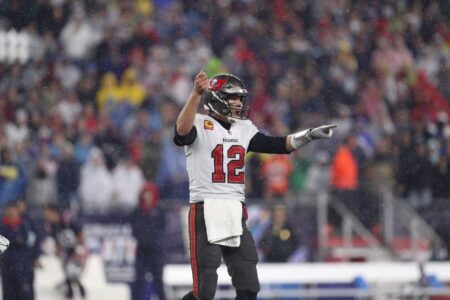 Brady Gives Bucs Fan a Bitcoin For Giving Up 600th TD Football