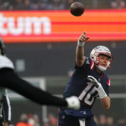VIDEO: Sights and Sounds From The Patriots Week 17 Victory Over The Jacksonville Jaguars