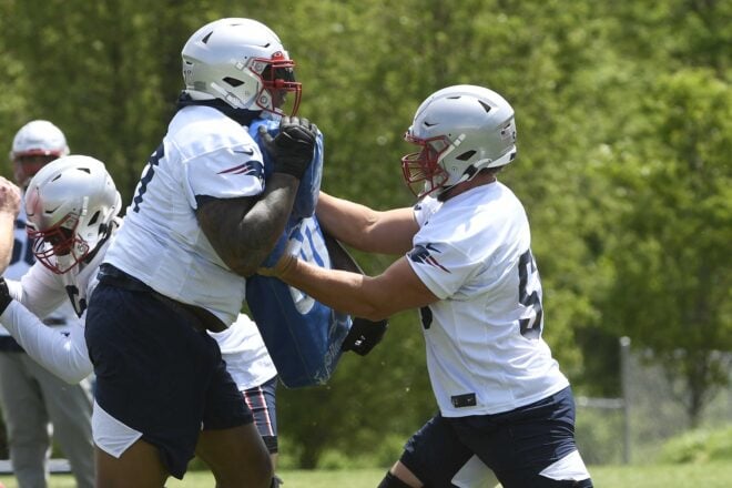New England Patriots 2022 OTAs: 32 Photos From Monday’s Session