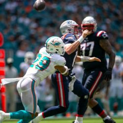 Plodding Offense Sinks Patriots In Opener to Miami, Observations