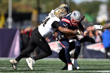 BREER: Patriots Defensive Players Calling Jones Out in Practice?