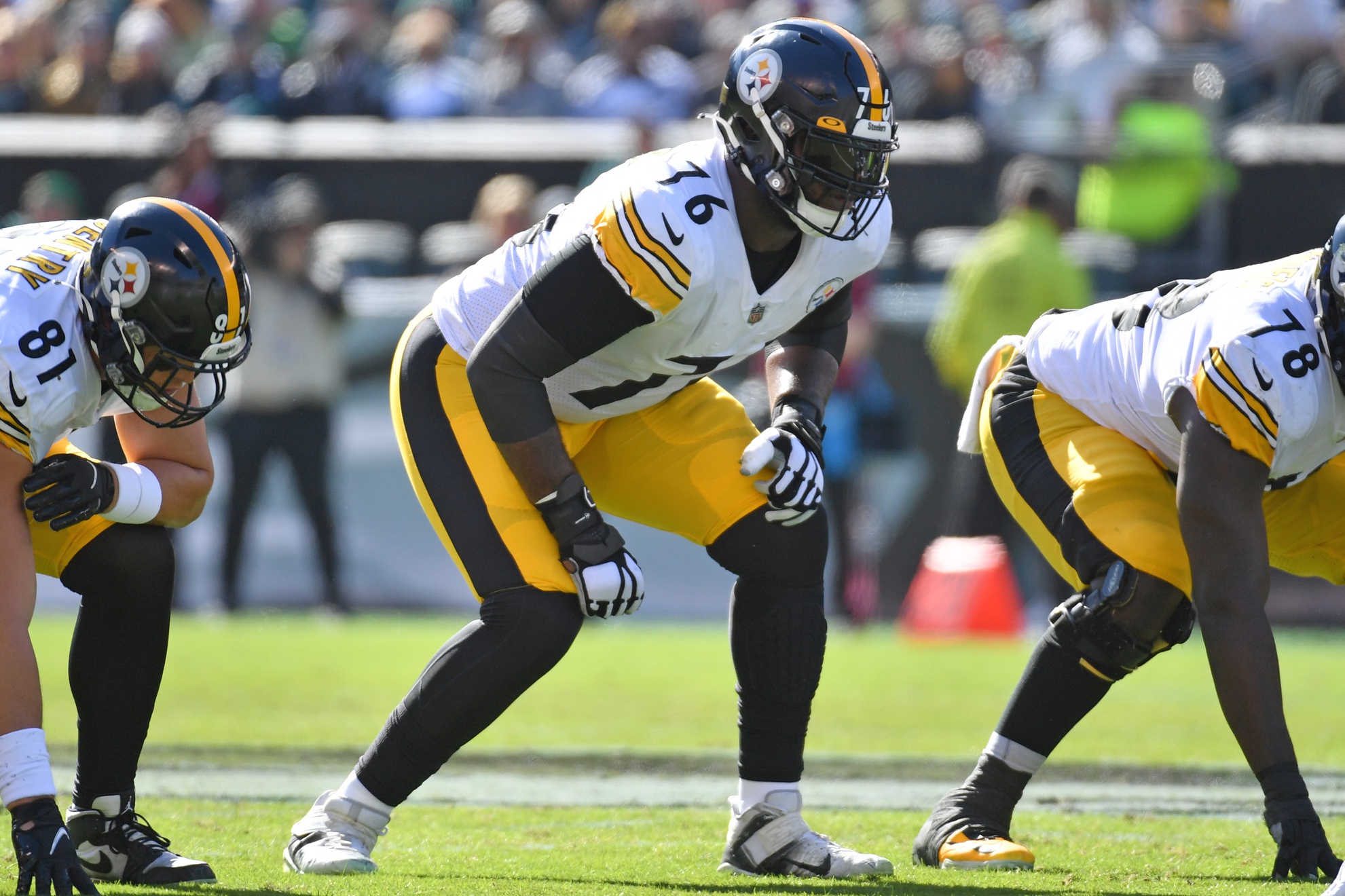 Oct 30, 2022; Philadelphia, Pennsylvania, USA; Pittsburgh Steelers offensive tackle Chukwuma Okorafor (76) against the Philadelphia Eagles at Lincoln Financial Field. Mandatory Credit: Eric Hartline-USA TODAY Sports