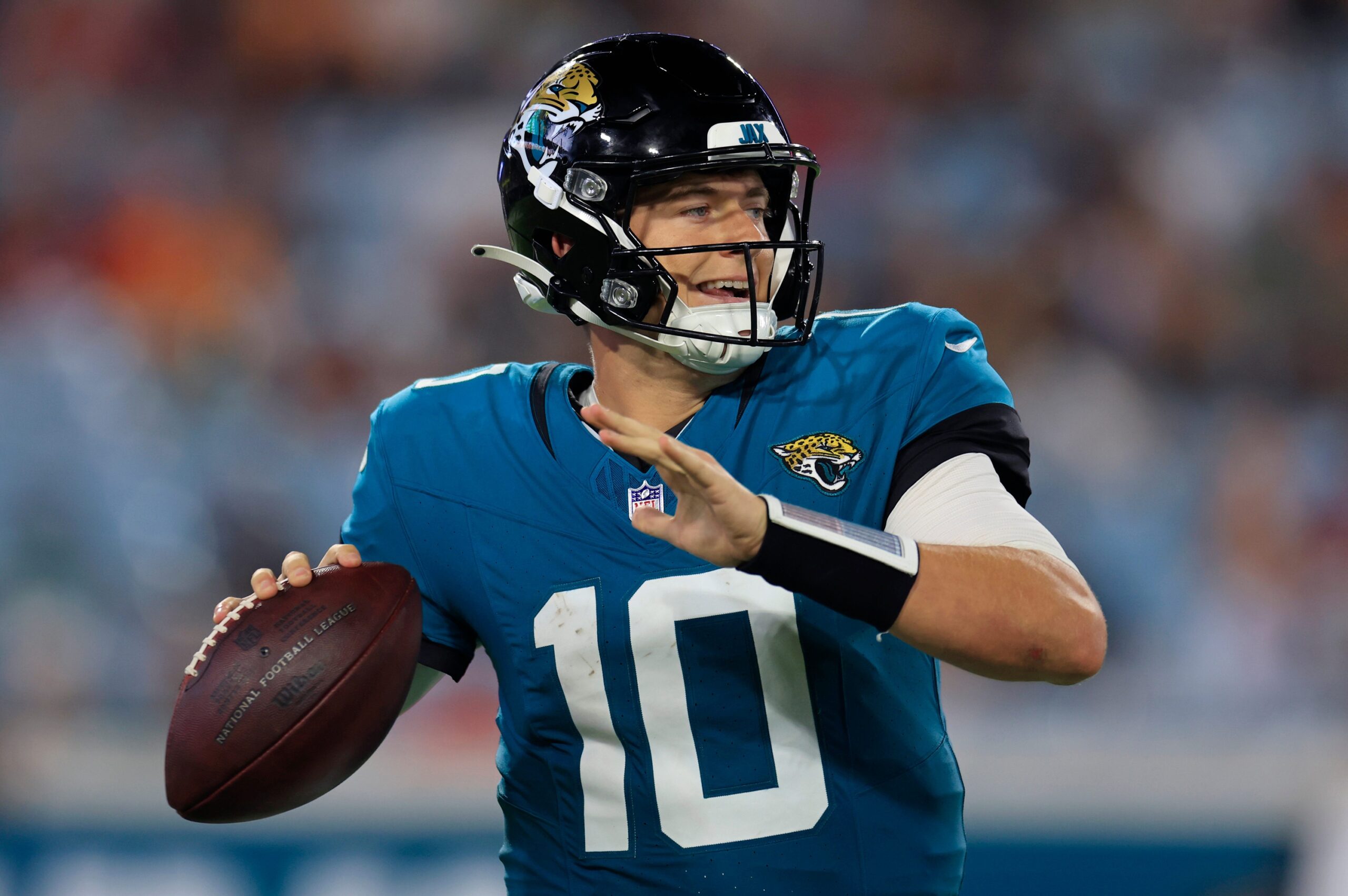 Jacksonville Jaguars quarterback Mac Jones (10) warms up during the fourth quarter of a preseason NFL football game Saturday, Aug. 17, 2024 at EverBank Stadium in Jacksonville, Fla. The Jacksonville Jaguars defeated the Tampa Bay Buccaneers 20-7. [Corey Perrine/Florida Times-Union]