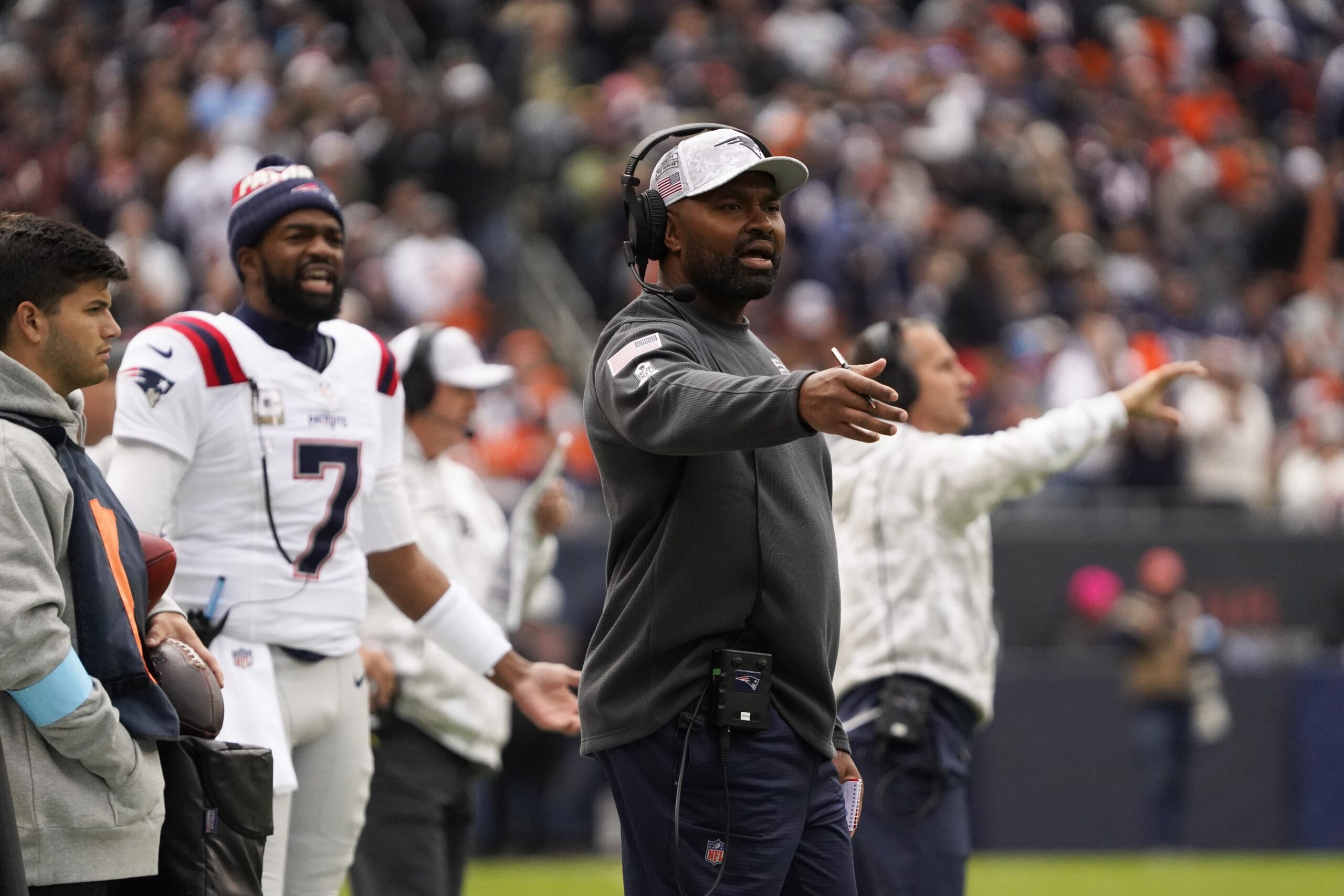 Nov 10, 2024; Chicago, Illinois, USA; New England Patriots head coach Jerod Mayo gestures to his team against the Chicago Bears during the first half at Soldier Field. Mandatory Credit: David Banks-Imagn Images