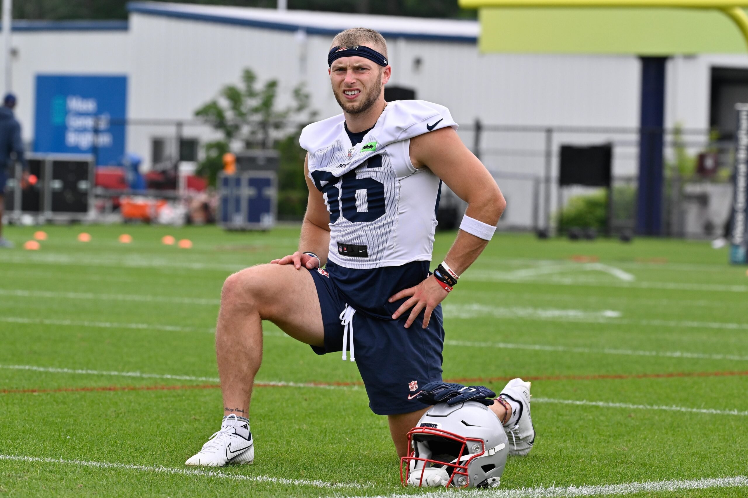 Jun 9, 2025; Foxborough, MA, USA; New England Patriots wide receiver Efton Chism III (86) warns up during minicamp at Gillette Stadium. Mandatory Credit: Eric Canha-Imagn Images