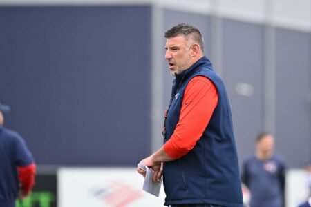 Vrabel Announces 14 Names in First Round of Patriots Cuts