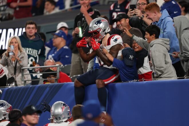 Patriots Sign 13 Players As Offseason Begins