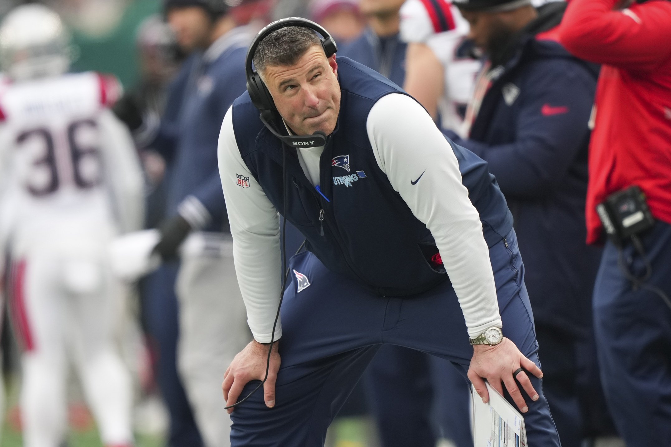 Dec 28, 2025; East Rutherford, New Jersey, USA; New England Patriots head coach Mike Vrabel reacts during the second quarter of the game against the New York Jets at MetLife Stadium. Mandatory Credit: Robert Deutsch-Imagn Images
