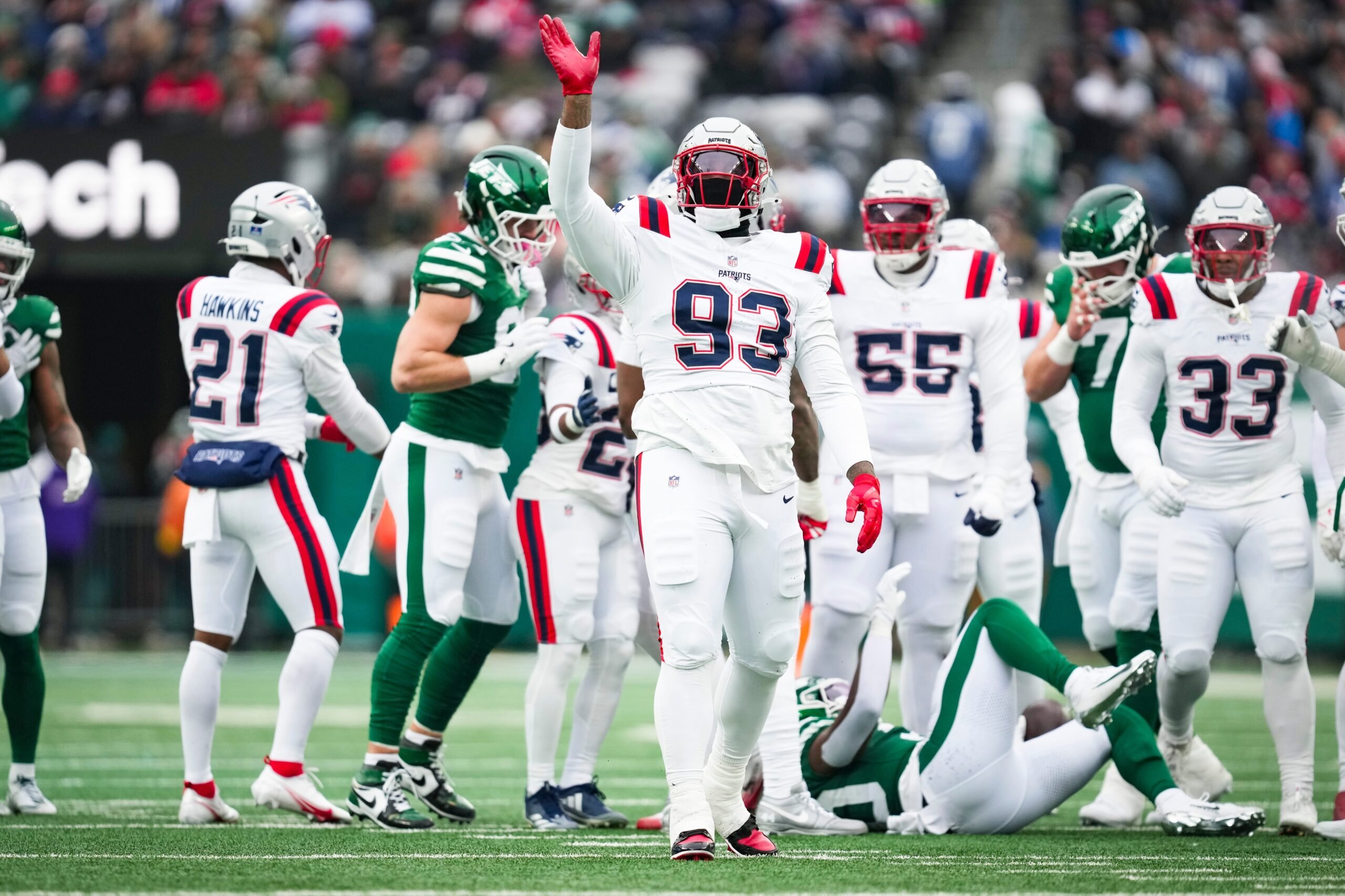 Patriots defense linesmen Leonard Taylor III waves during a game against the New York Jets at MetLife Stadium, Dec 28, 2025, East Rutherford, NJ, USA.