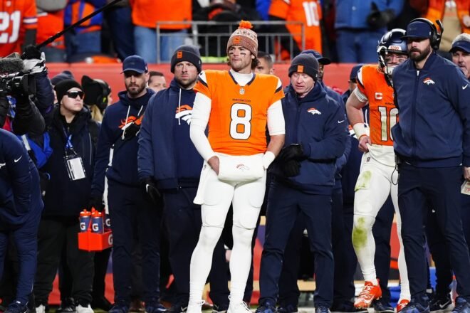 Vrabel Confident Patriots Defense Won’t “Take a Nap” Against Backup Quarterback