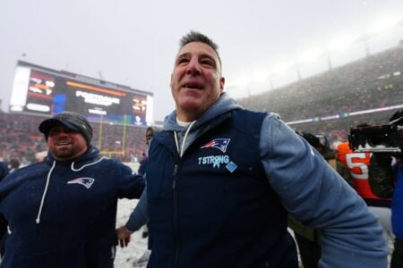 Friday Patriots Notebook 2/6: Vrabel, McDaniels Earn Honors Thursday Night