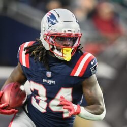 Patriots See 8 Players’ Contracts Expire, Sign One Player