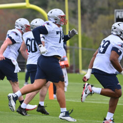 McDaniels Praises Rookie Caleb Lomu’s Versatility, ‘Awesome Kid’