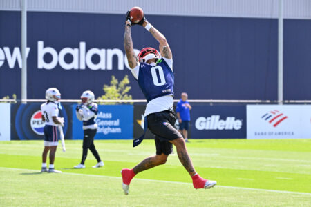 Vrabel on Gonzalez’s Absence: CB is “Physically Unavailable”