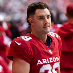 Monday Patriots Notebook 8/24: Patriots Sign New Punter, Gonzalez Returns to Practice