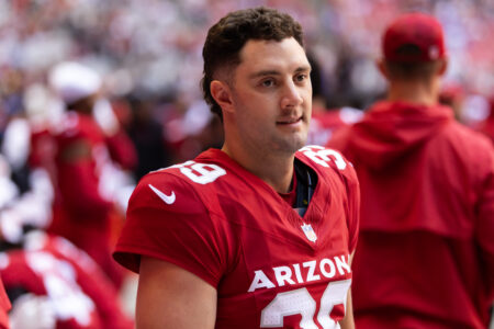 Monday Patriots Notebook 8/24: Patriots Sign New Punter, Gonzalez Returns to Practice