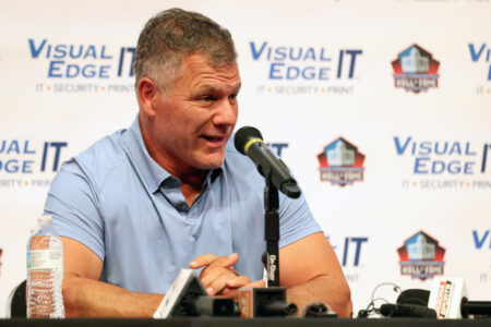 Vrabel Hints at Potential Celebration for 2001 Patriots Team